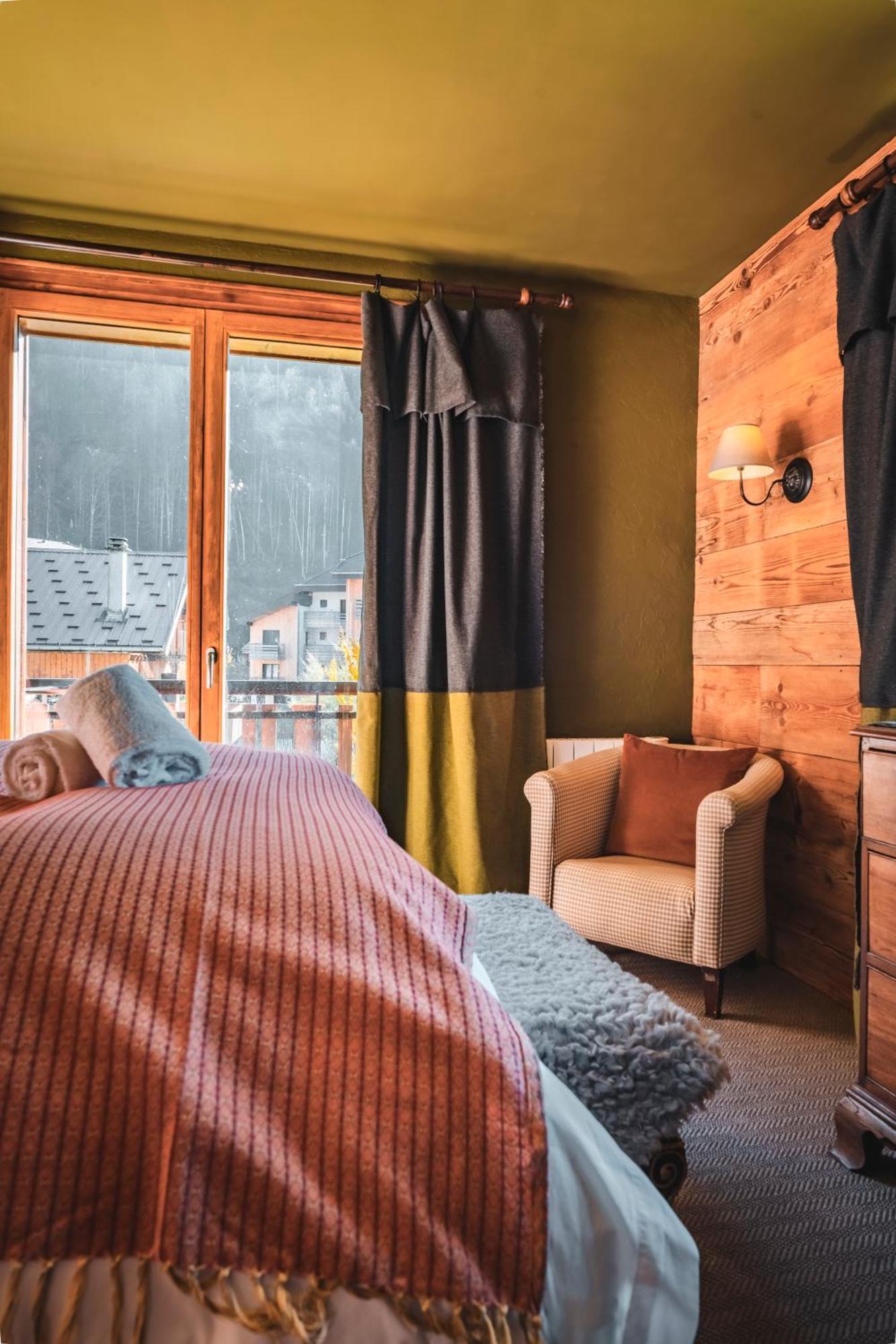 The Fat Fox Lodge, Morzine Montriond Bagian luar foto